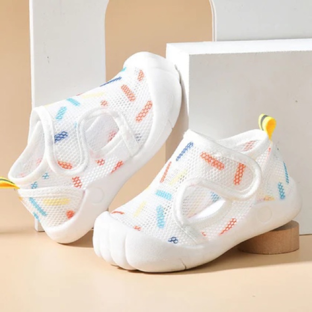 Kids Alex + Nova first walkers sneakers